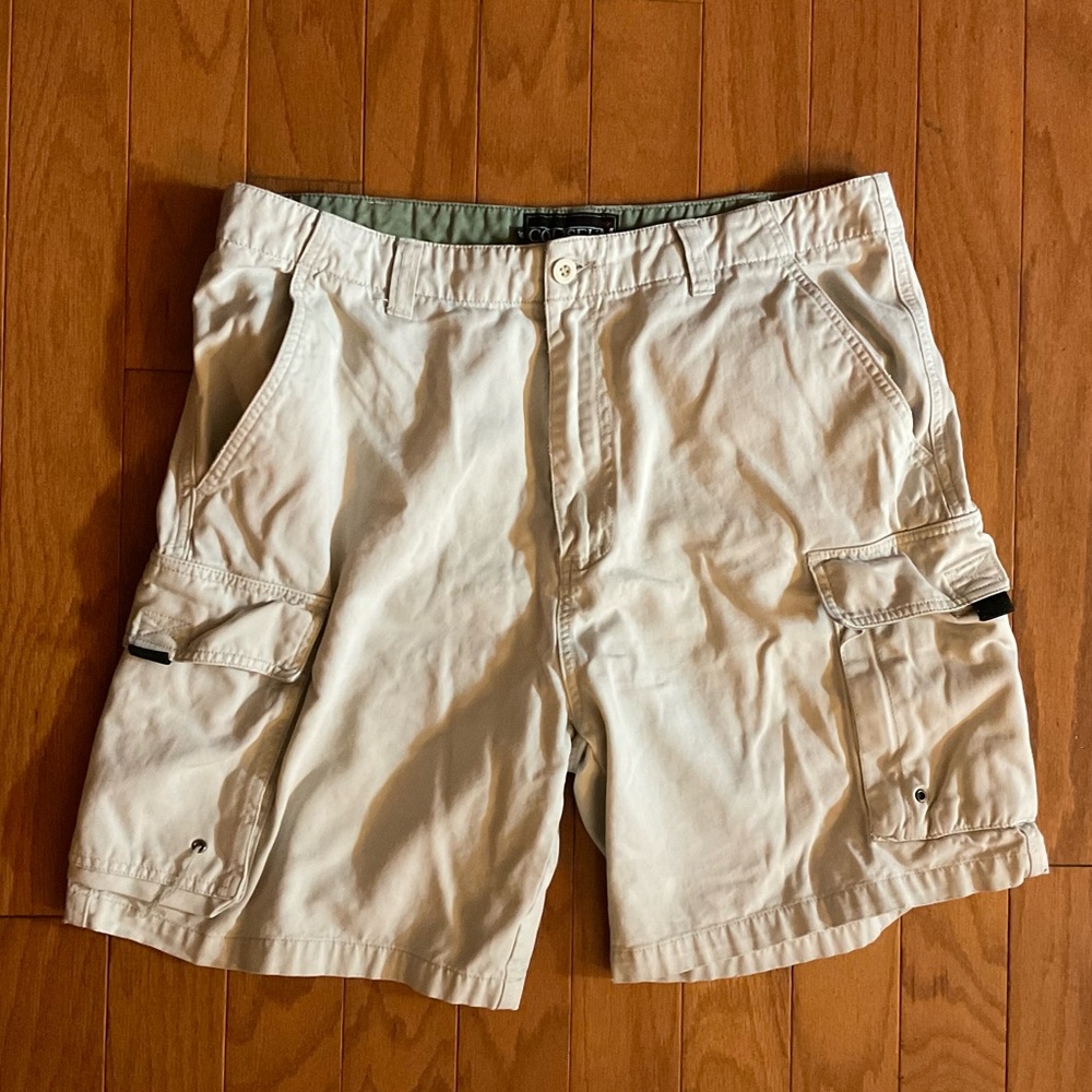 Men’s Cargo Style Multi Pocket 100% Cotton Shorts!